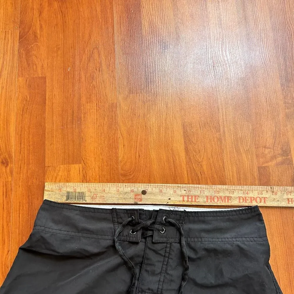 Body Glove VTG 90s/00s baggy embroidered cargo surfwear boardshorts